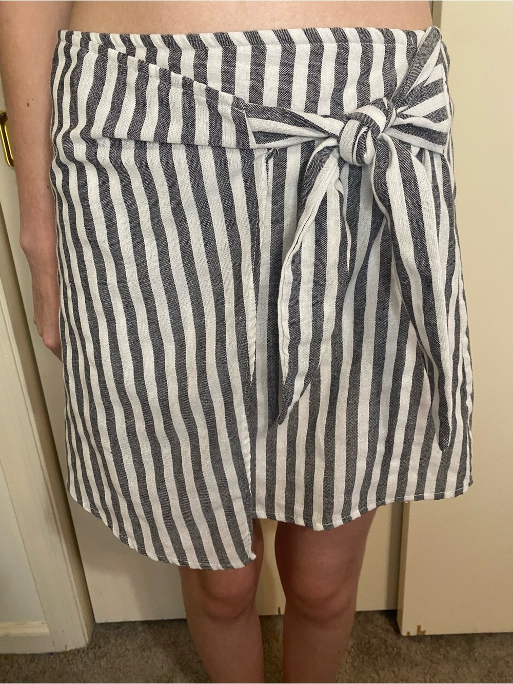 FAVLUX White and Gray Vertical Stripe Tie-Front Linen Mini Skirt size small - Picture 3 of 8